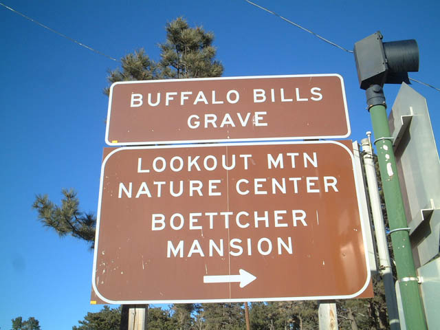 buffalo billu s grave and lookout mountain Buffalo Bill Grave and Museum 640x480